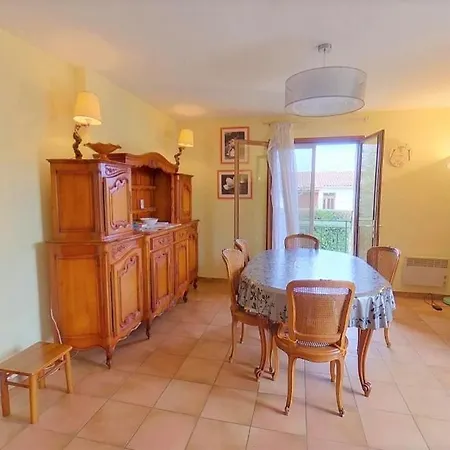 Semesterbostad Maison Des Clairettes Entre Camargue, Arles & Nimes